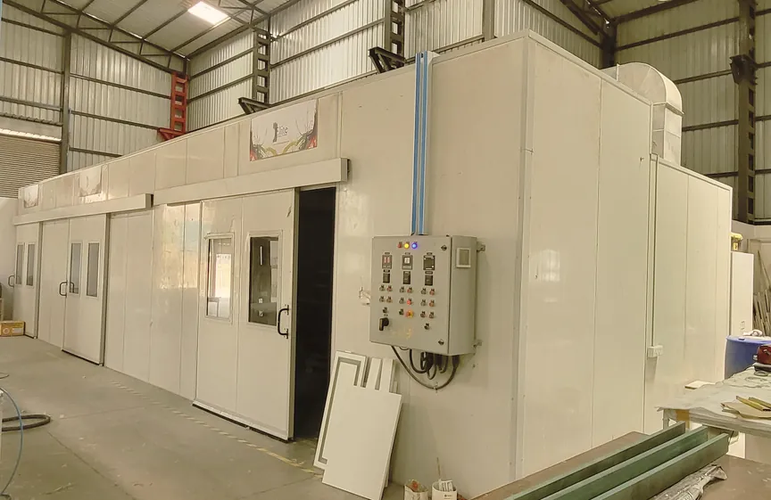 Enclosed in-house PU paint booth